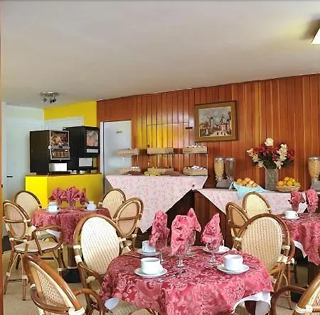 Aurora Hotel