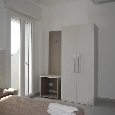 Aurora Отель Мизано-Адриатико