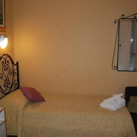 Aurora Hotel 3*