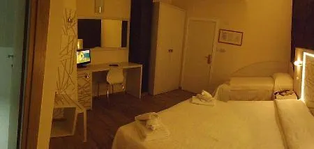 Aurora Hotel
