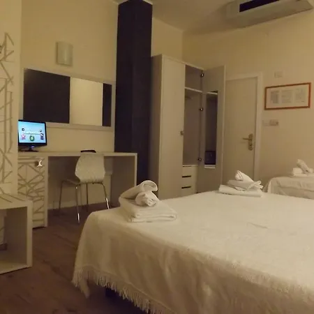 Aurora Hotel 3*