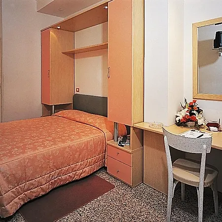 Aurora Hotel 3*