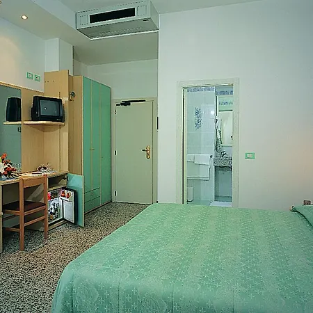 Aurora Hotel 3*